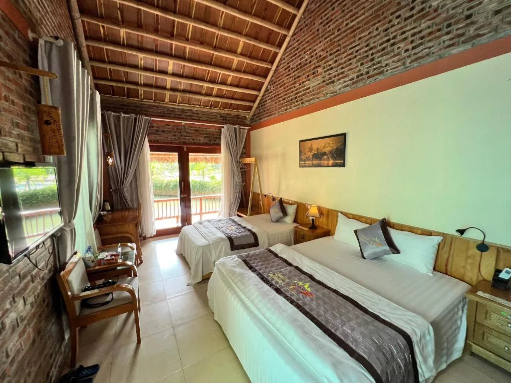 Triple Room with Balcony — Tam Coc Nature